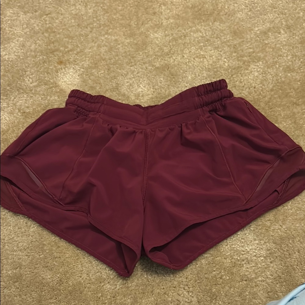 Womens lululemon hotty hot burgundy size 4 2.5 inch